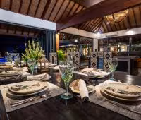 Villa Tirtha Bayu II, Table du dinner
